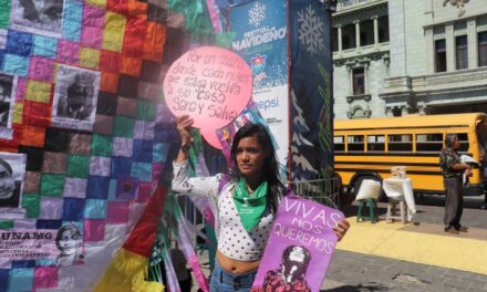 Mujeres guatemaltecas salen a las calles para exigir el cese a la violencia