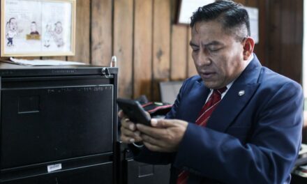 Horas de zozobra en Guatemala tras caída de redes sociales